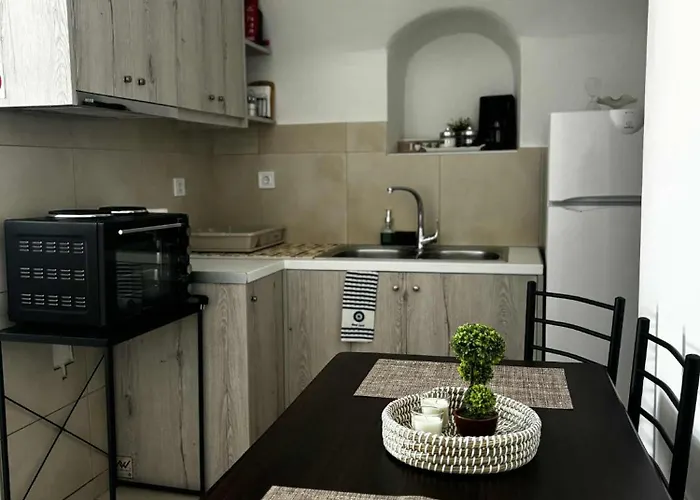 Nikos White Cave In Emporio * Εμπορειό