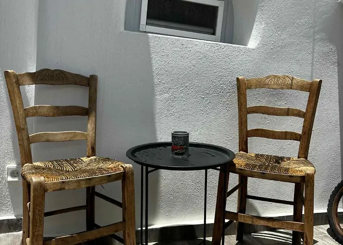 Nikos White Cave In Emporio * Εμπορειό