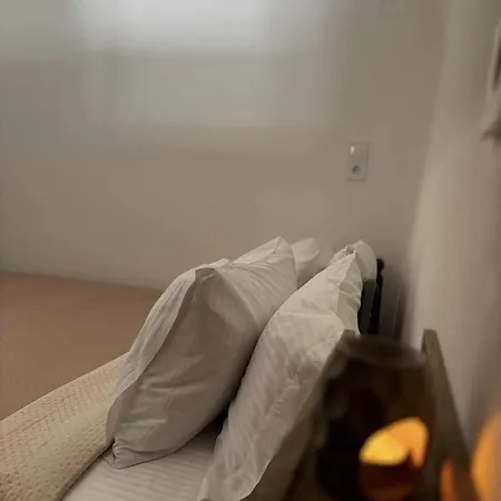 Nikos White Cave In Emporio Апартаменты