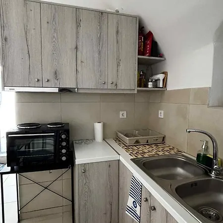 Nikos White Cave In Emporio Emporio (Santorini)