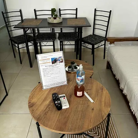 Nikos White Cave In Emporio Emporio (Santorini)