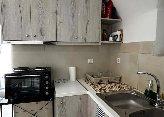 Nikos White Cave In Emporio Emporio (Santorini)