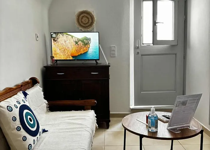 Apartment Nikos White Cave In Emporio